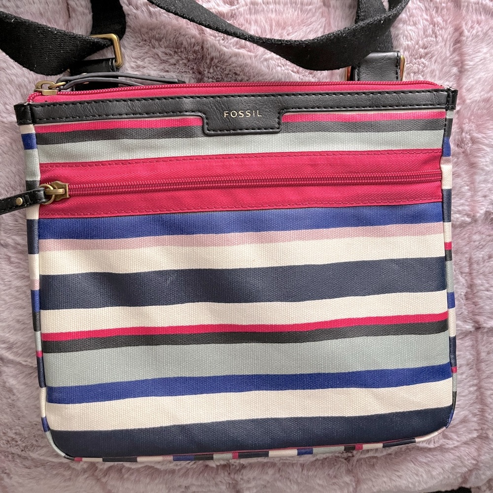 SOLD- ossil Crossbody